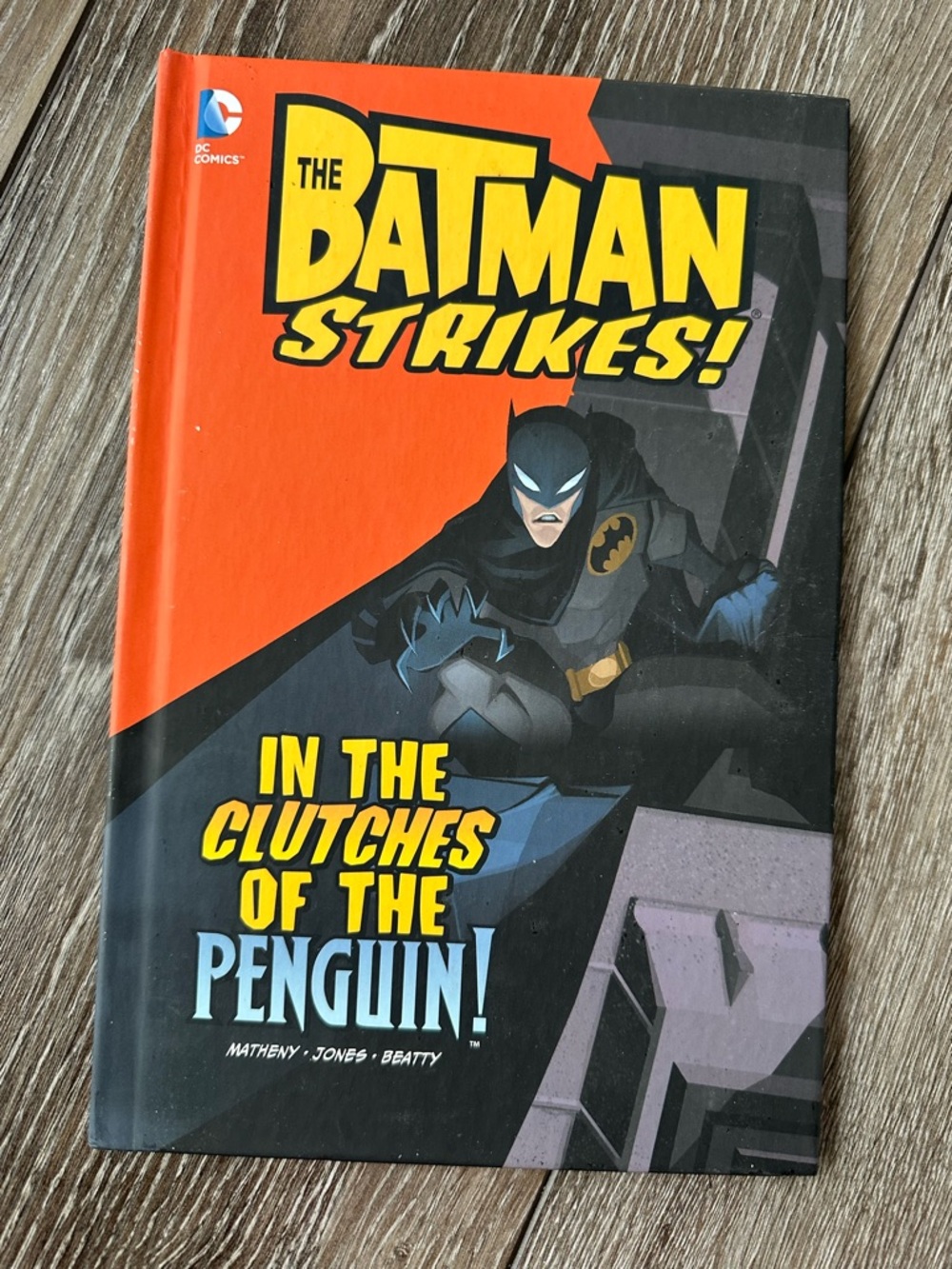 2 DC Comics Batman  bundle books/Hardcover/ new
